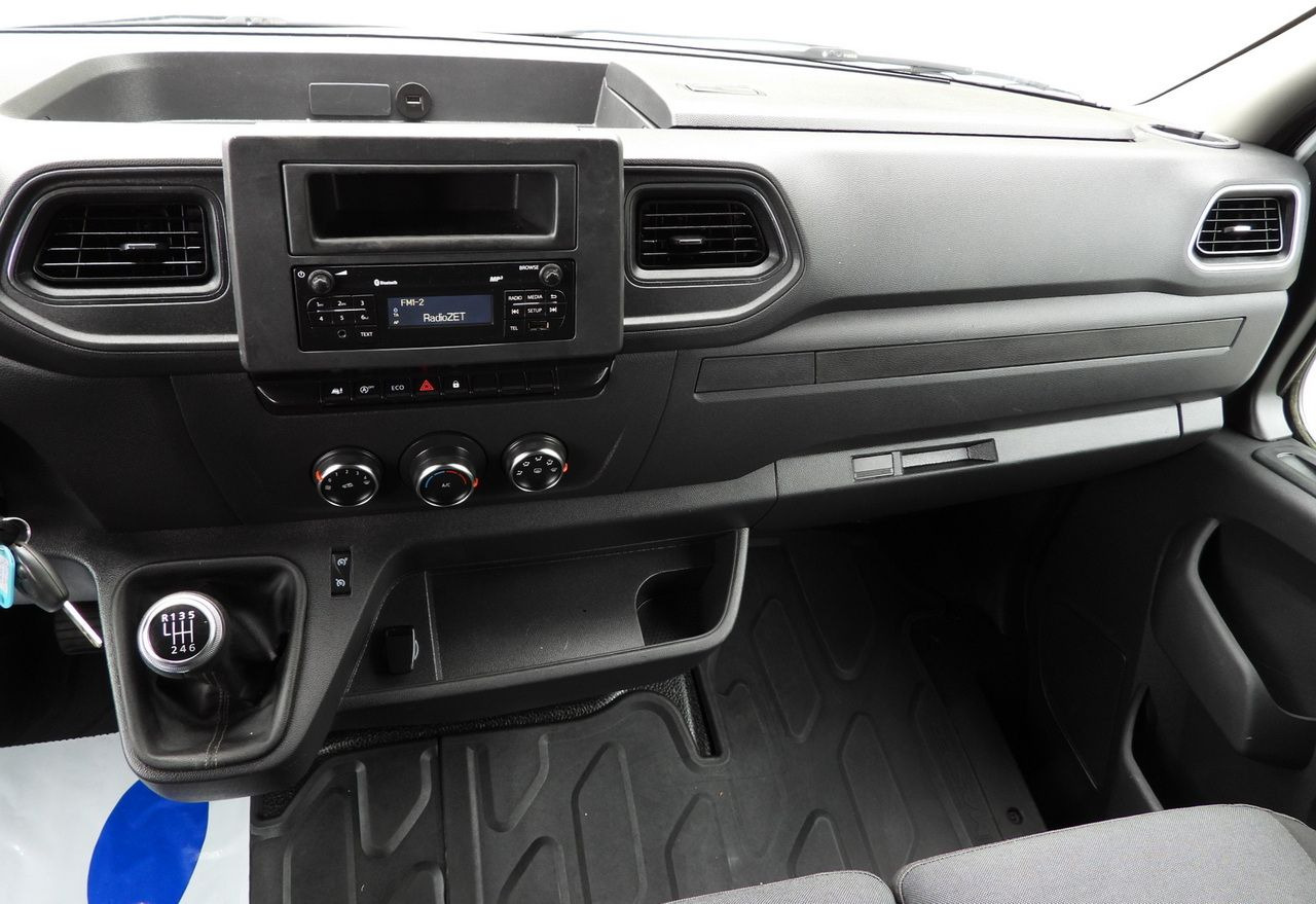 Autoutilitară cu prelată RENAULT MASTER TARPAULIN LIFT 9 PALLETS WEBASTO CRUISE CONTROL LED LIGHTS PNEUMATICS AIR CONDITIONING 165HP: Foto 37 Autoutilitară cu prelată RENAULT MASTER TARPAULIN LIFT 9 PALLETS WEBASTO CRUISE CONTROL LED LIGHTS PNEUMATICS AIR CONDITIONING 165HP: Foto 37