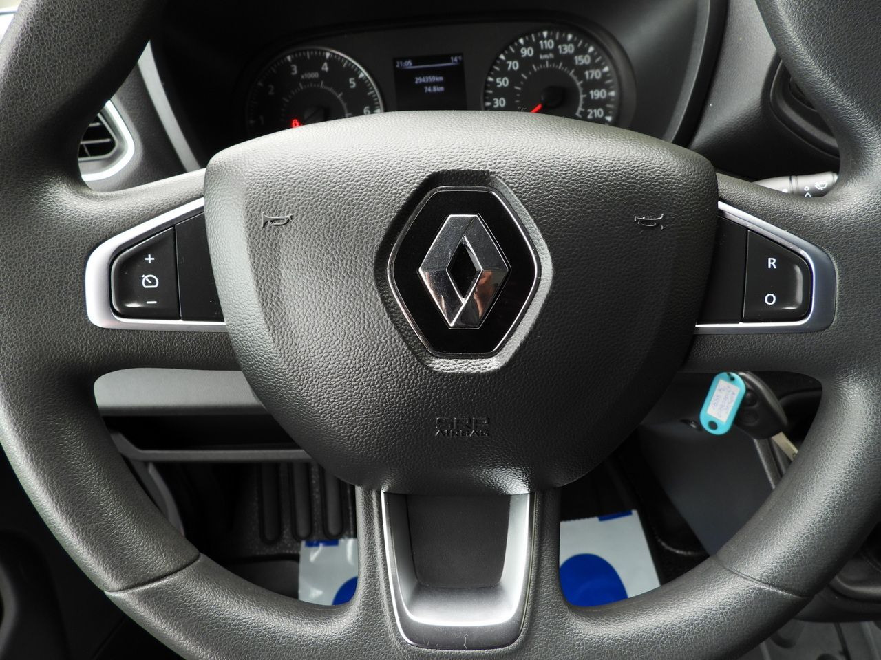 Autoutilitară cu prelată RENAULT MASTER TARPAULIN LIFT 9 PALLETS WEBASTO CRUISE CONTROL LED LIGHTS PNEUMATICS AIR CONDITIONING 165HP: Foto 35 Autoutilitară cu prelată RENAULT MASTER TARPAULIN LIFT 9 PALLETS WEBASTO CRUISE CONTROL LED LIGHTS PNEUMATICS AIR CONDITIONING 165HP: Foto 35