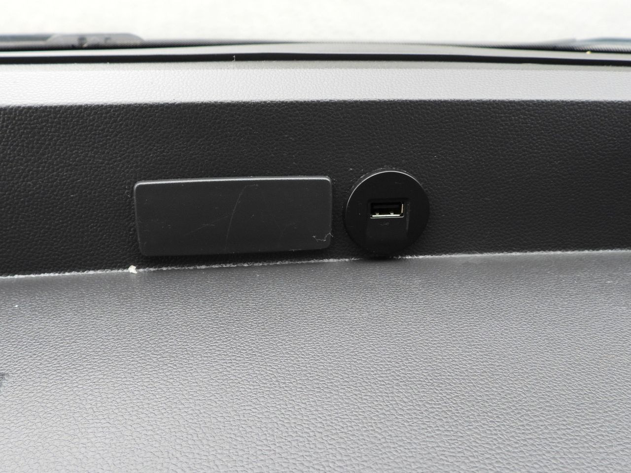 Autoutilitară cu prelată RENAULT MASTER TARPAULIN LIFT 9 PALLETS WEBASTO CRUISE CONTROL LED LIGHTS PNEUMATICS AIR CONDITIONING 165HP: Foto 41 Autoutilitară cu prelată RENAULT MASTER TARPAULIN LIFT 9 PALLETS WEBASTO CRUISE CONTROL LED LIGHTS PNEUMATICS AIR CONDITIONING 165HP: Foto 41