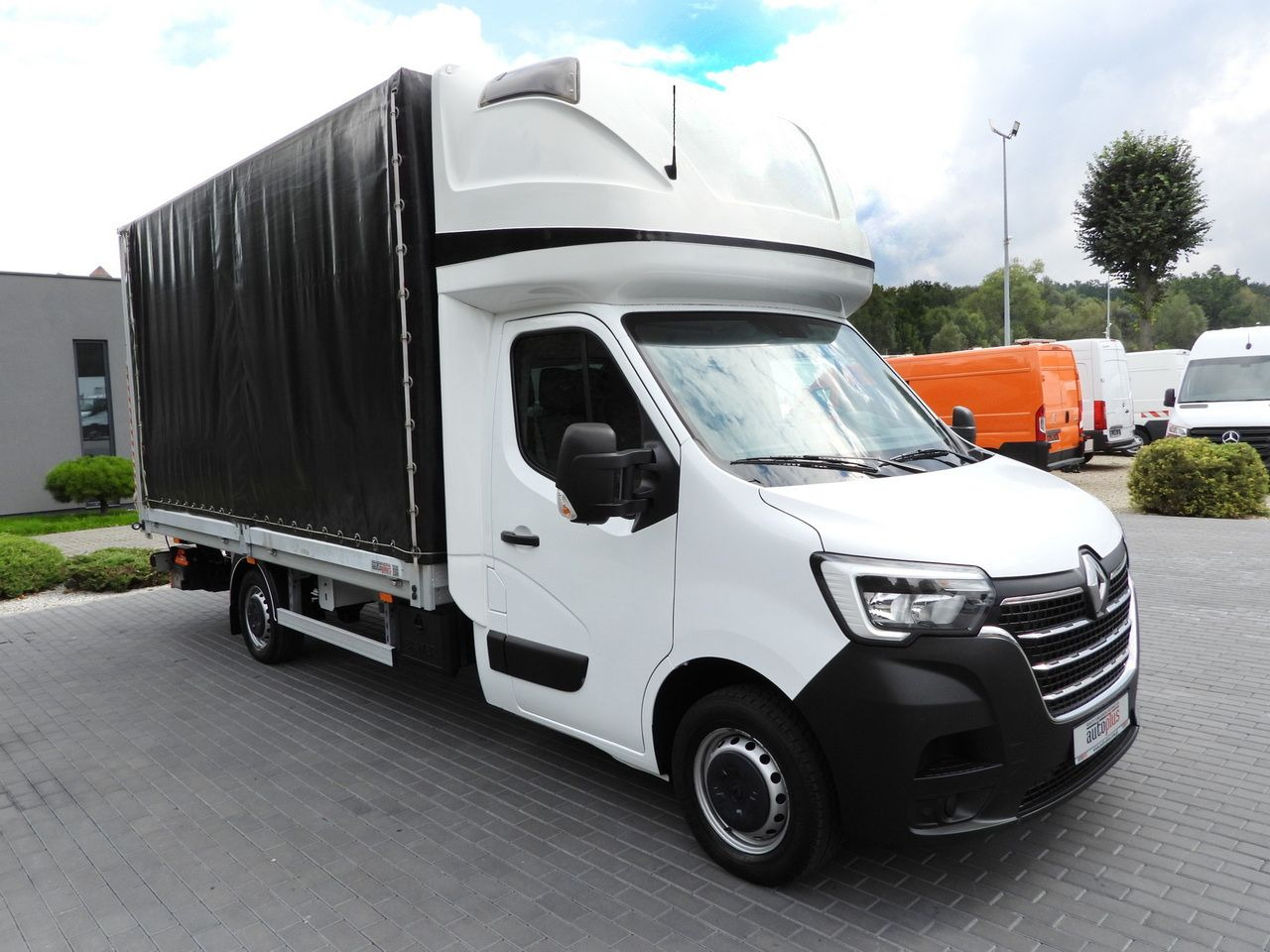 RENAULT MASTER TARPAULIN LIFT 9 PALLETS WEBASTO CRUISE CONTROL LED LIGHTS PNEUMATICS AIR CONDITIONING 165HP - Autoutilitară cu prelată: Foto 4 RENAULT MASTER TARPAULIN LIFT 9 PALLETS WEBASTO CRUISE CONTROL LED LIGHTS PNEUMATICS AIR CONDITIONING 165HP - Autoutilitară cu prelată: Foto 4