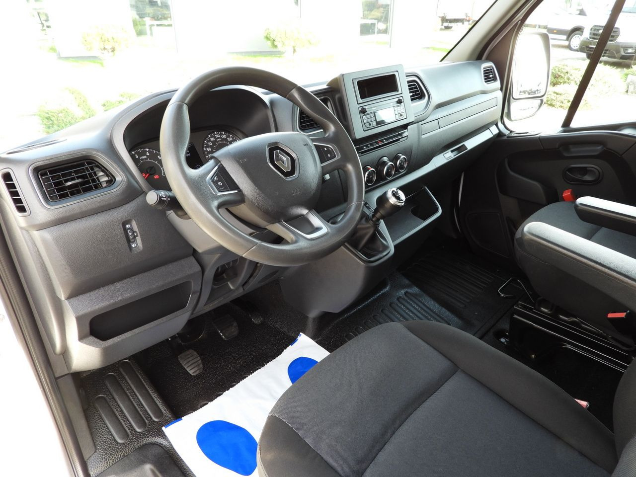 RENAULT MASTER TIPPER DOUBLE CABIN DOKA 6 SEATS CRUISE CONTROL LED LIGHTS AIR CONDITIONING 145HP - Autoutilitară basculantă: Foto 2 RENAULT MASTER TIPPER DOUBLE CABIN DOKA 6 SEATS CRUISE CONTROL LED LIGHTS AIR CONDITIONING 145HP - Autoutilitară basculantă: Foto 2