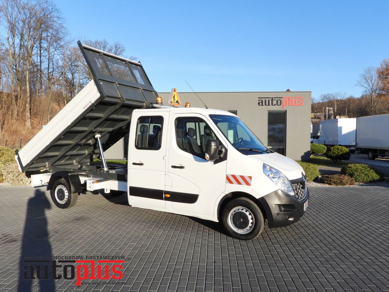 RENAULT MASTER TIPPER DOUBLE CABIN DOKA 7 SEATS CRUISE CONTROL AIR CONDITIONING 145HP - Autoutilitară basculantă: Foto 1 RENAULT MASTER TIPPER DOUBLE CABIN DOKA 7 SEATS CRUISE CONTROL AIR CONDITIONING 145HP - Autoutilitară basculantă: Foto 1