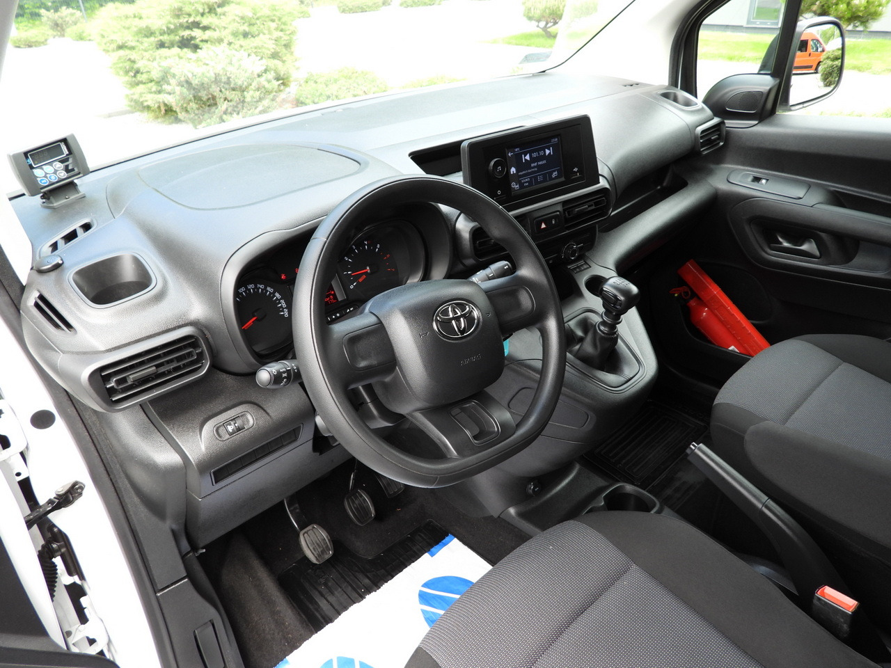 TOYOTA PROACE CITY REFRIGERATOR VAN -15*C POWER SUPPLY 230V CRUISE CONTROL AIR CONDITIONING 100HP - Autoutilitară frigorifica: Foto 2 TOYOTA PROACE CITY REFRIGERATOR VAN -15*C POWER SUPPLY 230V CRUISE CONTROL AIR CONDITIONING 100HP - Autoutilitară frigorifica: Foto 2