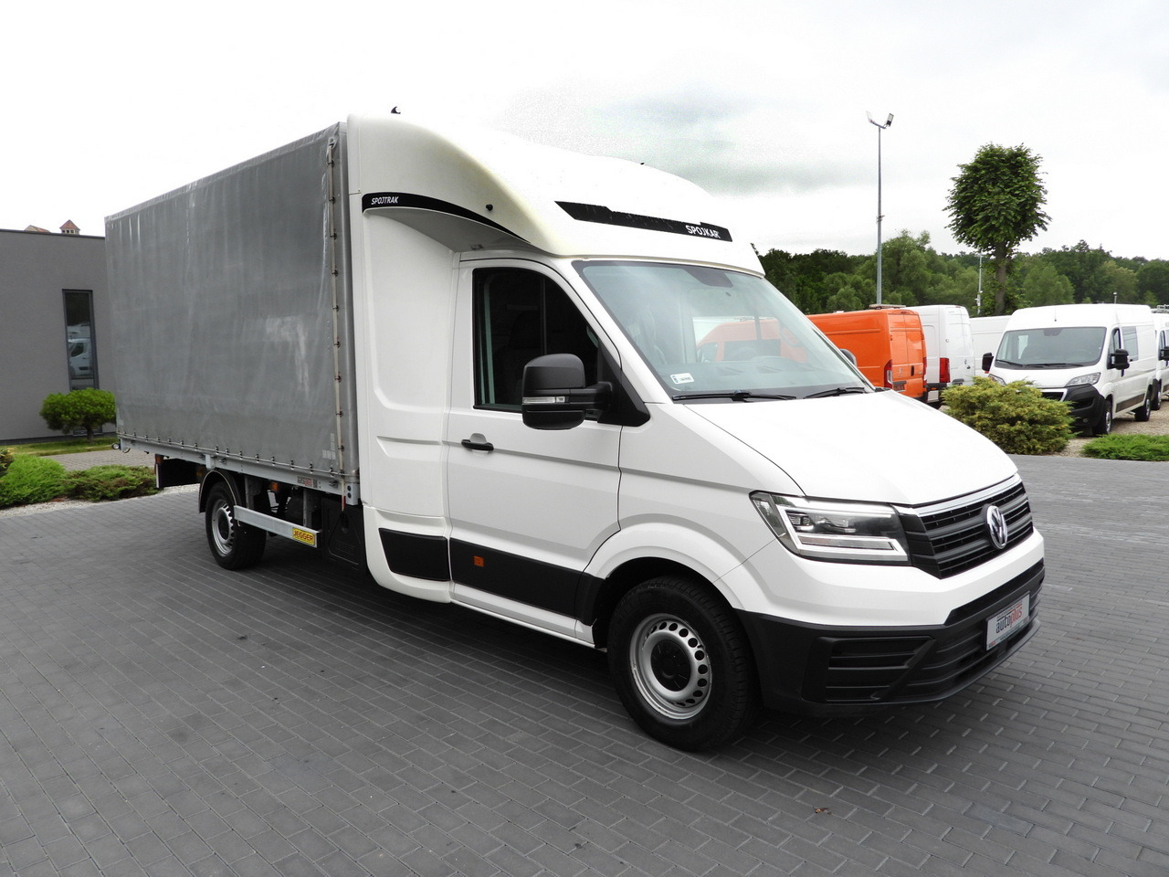 VOLKSWAGEN CRAFTER TARPAULIN 8 PALLETS WEBASTO CRUISE CONTROL LED LIGHTS AIR CONDITIONING 180HP - Autoutilitară cu prelată: Foto 4 VOLKSWAGEN CRAFTER TARPAULIN 8 PALLETS WEBASTO CRUISE CONTROL LED LIGHTS AIR CONDITIONING 180HP - Autoutilitară cu prelată: Foto 4