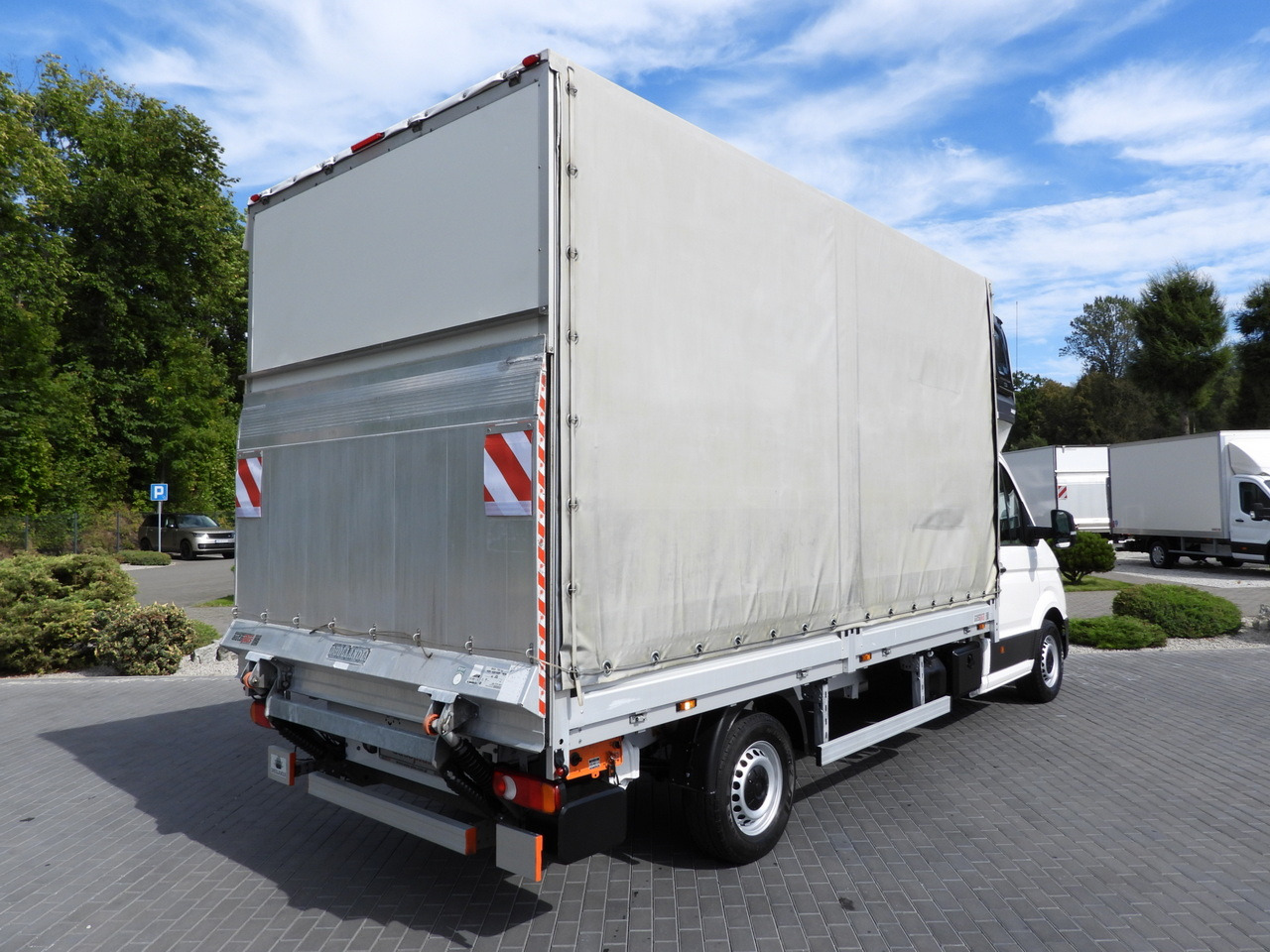 VOLKSWAGEN CRAFTER TARPAULIN LIFT 8 PALLETS WEBASTO CRUISE CONTROL LED LIGHTS AIR CONDITIONING 180HP - Autoutilitară cu prelată: Foto 3 VOLKSWAGEN CRAFTER TARPAULIN LIFT 8 PALLETS WEBASTO CRUISE CONTROL LED LIGHTS AIR CONDITIONING 180HP - Autoutilitară cu prelată: Foto 3