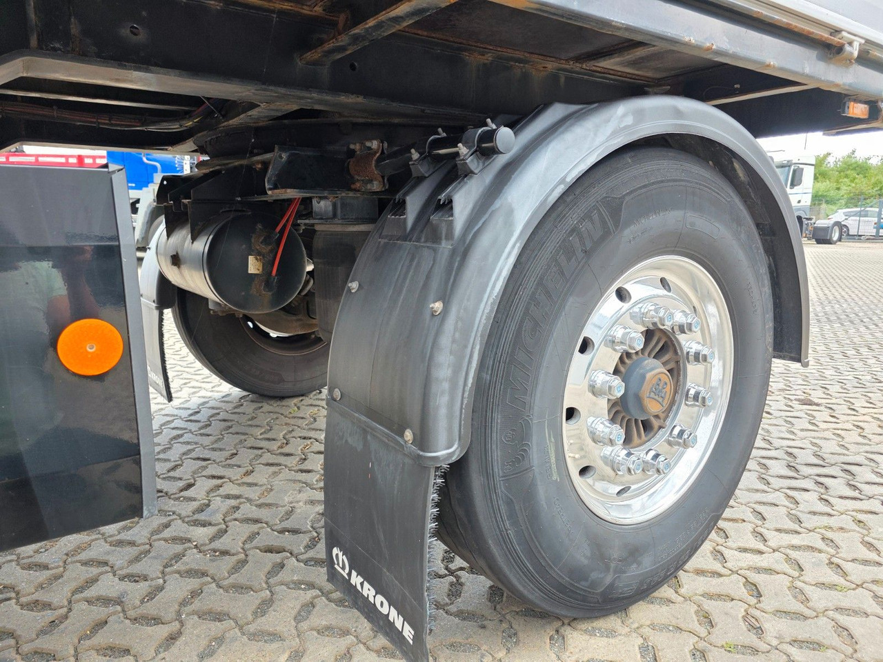 Remorcă platformă Krone AZ / Baustoff / 40 mm: Foto 14 Remorcă platformă Krone AZ / Baustoff / 40 mm: Foto 14