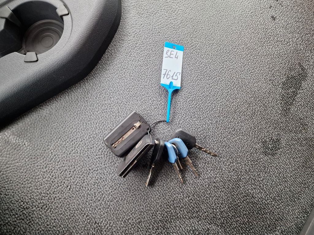 Camion cu prelată Mercedes-Benz Antos 1840 Mercedes-Benz Antos 1840: Foto 24 Camion cu prelată Mercedes-Benz Antos 1840 Mercedes-Benz Antos 1840: Foto 24