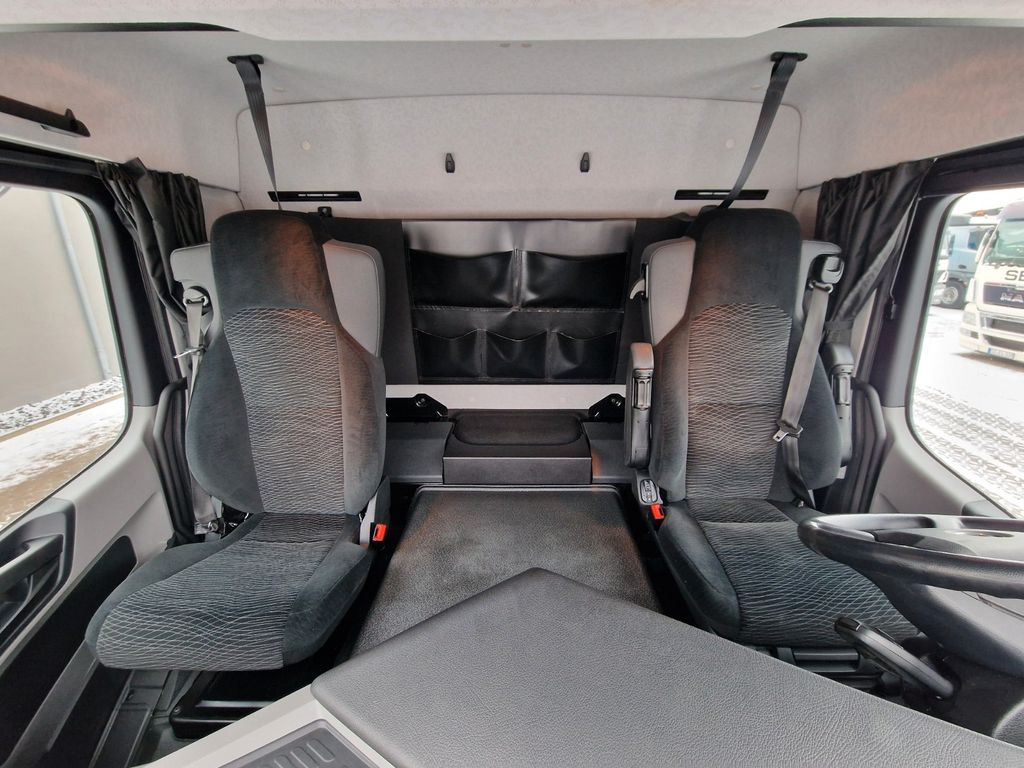 Camion cu prelată Mercedes-Benz Antos 1840 Mercedes-Benz Antos 1840: Foto 18 Camion cu prelată Mercedes-Benz Antos 1840 Mercedes-Benz Antos 1840: Foto 18