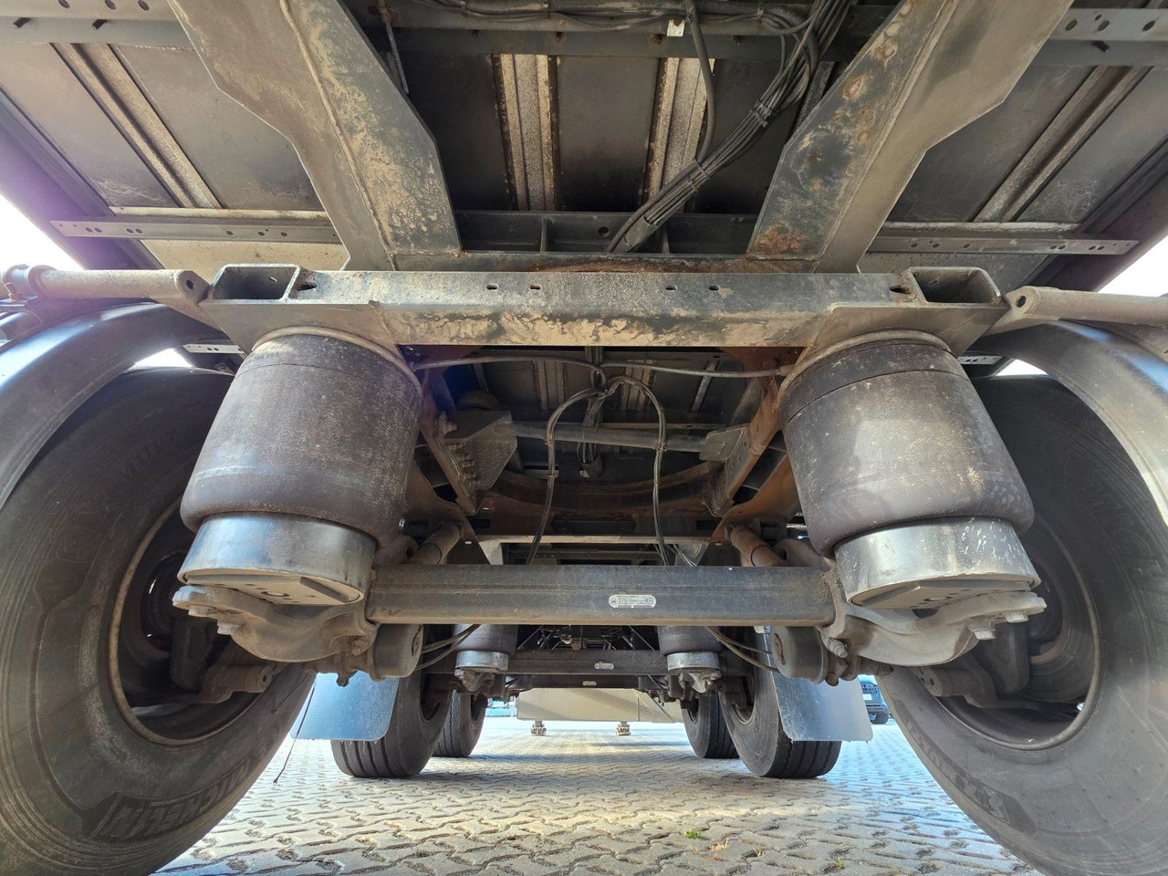 Semiremorcă pentru transportul băuturilor System Trailer PRSSL-24-1-TRI / Ldbw / Lenkachse: Foto 33 Semiremorcă pentru transportul băuturilor System Trailer PRSSL-24-1-TRI / Ldbw / Lenkachse: Foto 33