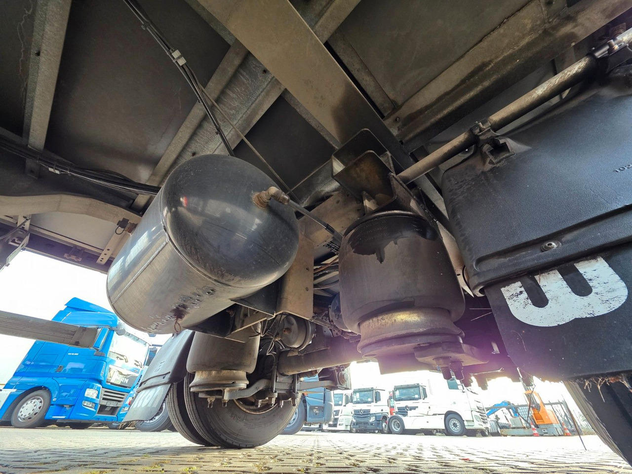 Remorcă cu prelată Wecon APD218 / Aluklappen: Foto 33 Remorcă cu prelată Wecon APD218 / Aluklappen: Foto 33