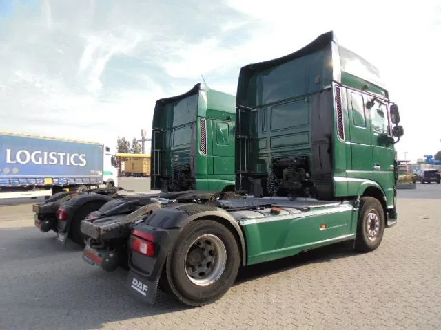DAF XF 106.460 SUPER SPACE CAB - Cap tractor: Foto 5 DAF XF 106.460 SUPER SPACE CAB - Cap tractor: Foto 5