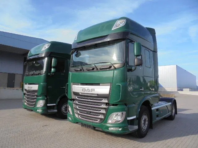 DAF XF 106.460 SUPER SPACE CAB - Cap tractor: Foto 1 DAF XF 106.460 SUPER SPACE CAB - Cap tractor: Foto 1