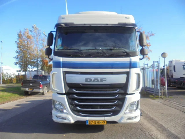 DAF XF 440 6X2 + HYDROSET TUV 10-2026 - Cap tractor: Foto 2 DAF XF 440 6X2 + HYDROSET TUV 10-2026 - Cap tractor: Foto 2