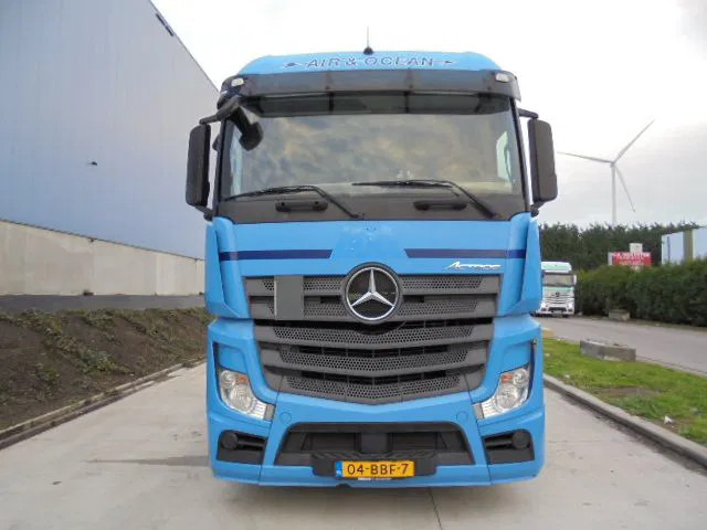 Mercedes-Benz Actros 1842 LS EUR6 - Cap tractor: Foto 2 Mercedes-Benz Actros 1842 LS EUR6 - Cap tractor: Foto 2