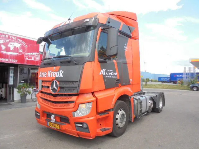 Mercedes-Benz Actros 2343 6X2 VOORLOOPAS - Cap tractor: Foto 1 Mercedes-Benz Actros 2343 6X2 VOORLOOPAS - Cap tractor: Foto 1