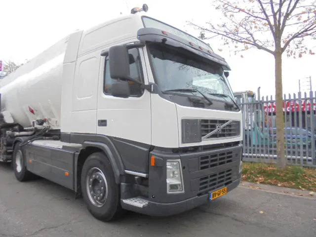 Volvo FM 400 GLOBETROTTER ADR NL TRUCK +TANK TRAILER - Cap tractor: Foto 3 Volvo FM 400 GLOBETROTTER ADR NL TRUCK +TANK TRAILER - Cap tractor: Foto 3