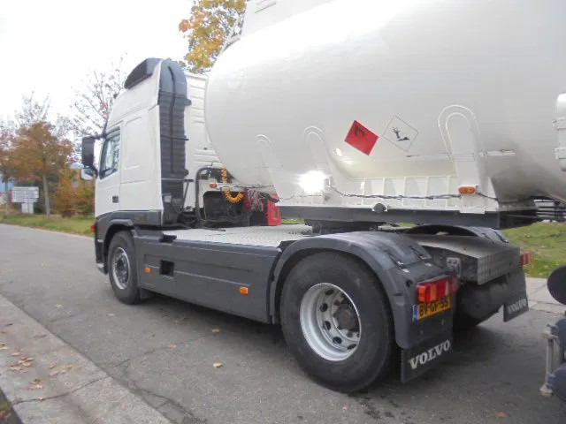 Volvo FM 400 GLOBETROTTER ADR NL TRUCK +TANK TRAILER - Cap tractor: Foto 4 Volvo FM 400 GLOBETROTTER ADR NL TRUCK +TANK TRAILER - Cap tractor: Foto 4