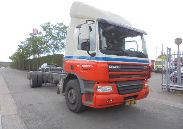 DAF CF 250 NL TRUCK - Camion şasiu: Foto 3 DAF CF 250 NL TRUCK - Camion şasiu: Foto 3