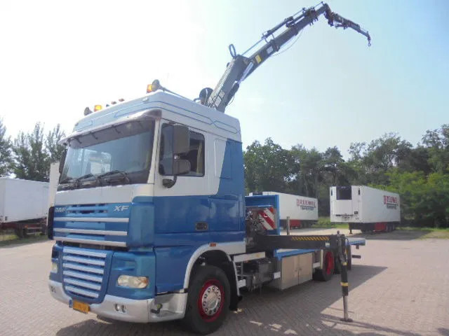 DAF XF 105 XF105 NL TRUCK - Camion cu macara: Foto 1 DAF XF 105 XF105 NL TRUCK - Camion cu macara: Foto 1