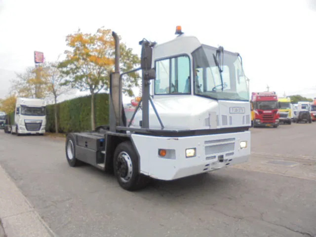 Kalmar TT616I TT616IC-9-L1A8 - Tractor terminal: Foto 3 Kalmar TT616I TT616IC-9-L1A8 - Tractor terminal: Foto 3