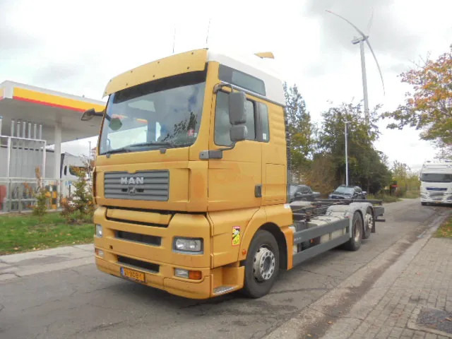 MAN TGA 26.440 RETARDER NL TRUCK - Camion transport containere/ Swap body: Foto 1 MAN TGA 26.440 RETARDER NL TRUCK - Camion transport containere/ Swap body: Foto 1