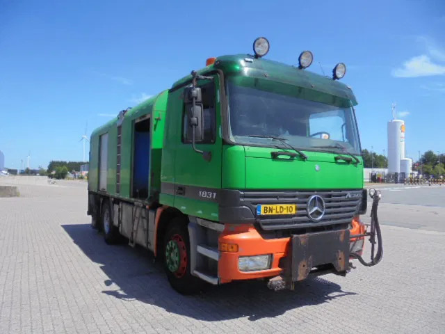 Mercedes-Benz Actros 1831 1831 Bitumensprayer - Camion cisternă: Foto 3 Mercedes-Benz Actros 1831 1831 Bitumensprayer - Camion cisternă: Foto 3