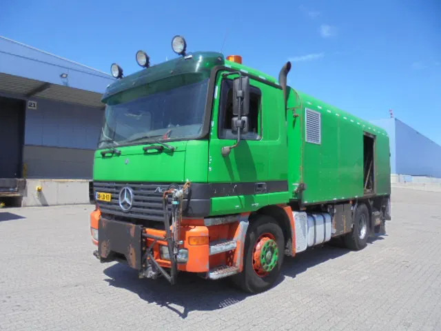 Mercedes-Benz Actros 1831 1831 Bitumensprayer - Camion cisternă: Foto 1 Mercedes-Benz Actros 1831 1831 Bitumensprayer - Camion cisternă: Foto 1