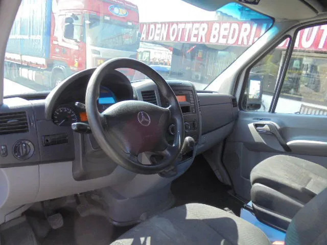 Mercedes-Benz Sprinter 313 FRIGO NL TRUCK - Autoutilitară frigorifica: Foto 5 Mercedes-Benz Sprinter 313 FRIGO NL TRUCK - Autoutilitară frigorifica: Foto 5