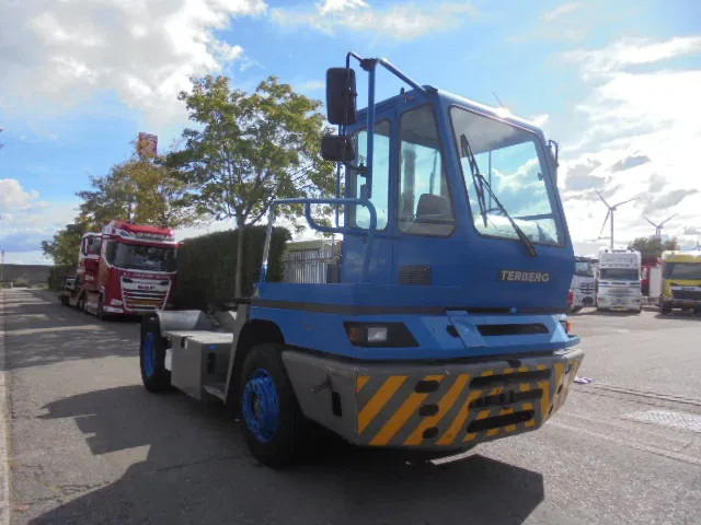 Terberg YT 182 NL KENTEKEN - Tractor terminal: Foto 3 Terberg YT 182 NL KENTEKEN - Tractor terminal: Foto 3