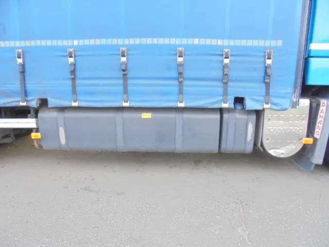 Camion cu prelată Volvo FH 420 6X2 NL TRUCK: Foto 19 Camion cu prelată Volvo FH 420 6X2 NL TRUCK: Foto 19