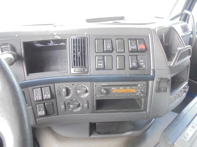 Camion cu prelată Volvo FH 420 6X2 NL TRUCK: Foto 14 Camion cu prelată Volvo FH 420 6X2 NL TRUCK: Foto 14