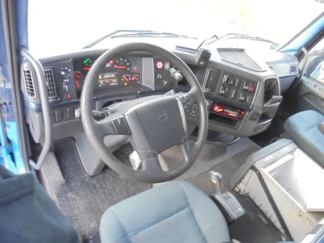 Camion cu prelată Volvo FH 420 6X2 NL TRUCK: Foto 8 Camion cu prelată Volvo FH 420 6X2 NL TRUCK: Foto 8