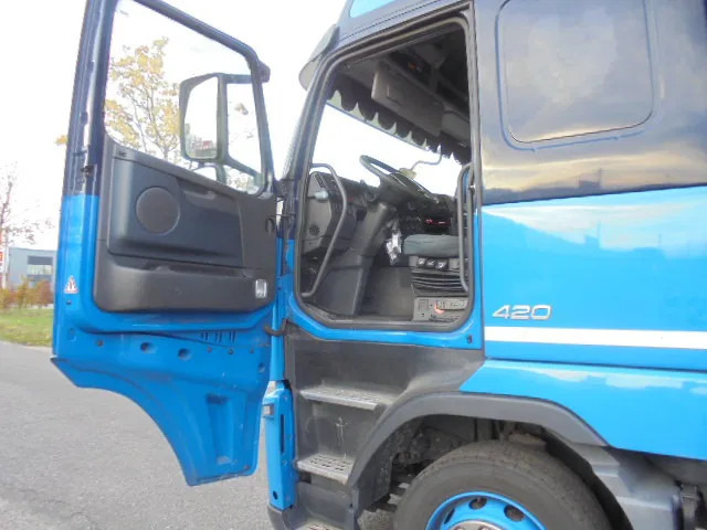 Camion cu prelată Volvo FH 420 6X2 NL TRUCK: Foto 7 Camion cu prelată Volvo FH 420 6X2 NL TRUCK: Foto 7
