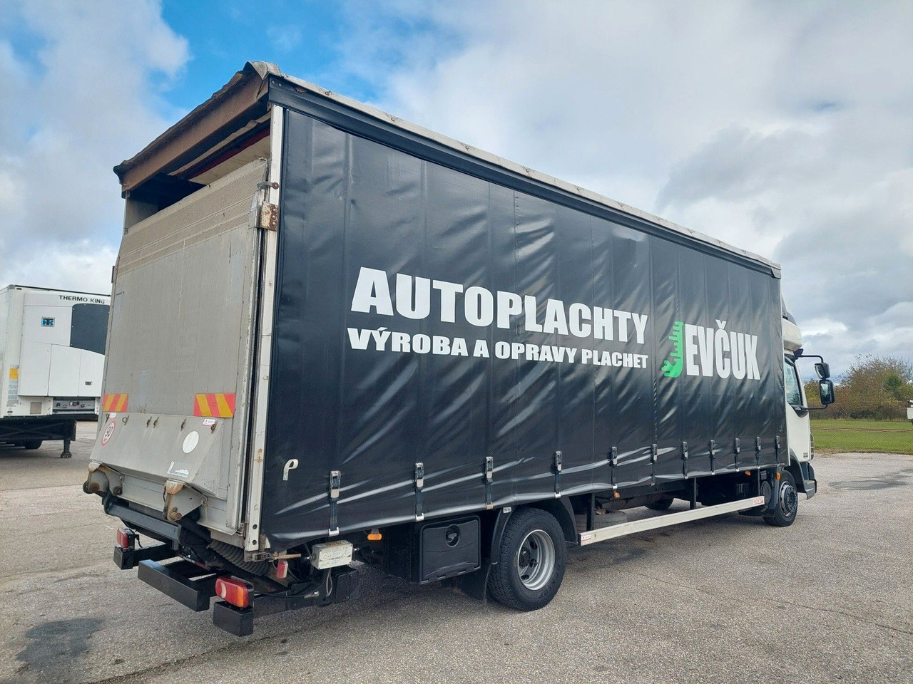 DAF FA LF 45.220 G12 4x2 - Camion cu prelată: Foto 4 DAF FA LF 45.220 G12 4x2 - Camion cu prelată: Foto 4