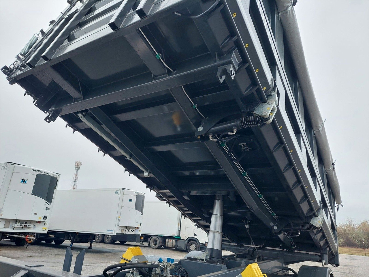 Iveco X-WAY AT280X48Y/PS HR ON+ 6x2 Bordmatik - Camion basculantă: Foto 5 Iveco X-WAY AT280X48Y/PS HR ON+ 6x2 Bordmatik - Camion basculantă: Foto 5