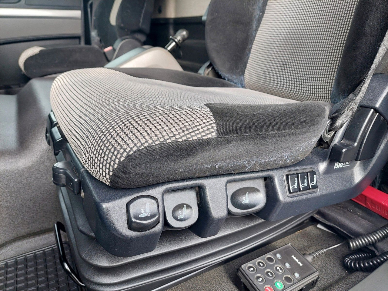 Camion cu prelată MAN TGL 12.250 BL 4x2: Foto 44 Camion cu prelată MAN TGL 12.250 BL 4x2: Foto 44