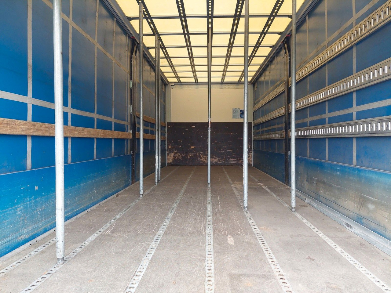 Camion cu prelată MAN TGL 12.250 BL 4x2: Foto 7 Camion cu prelată MAN TGL 12.250 BL 4x2: Foto 7