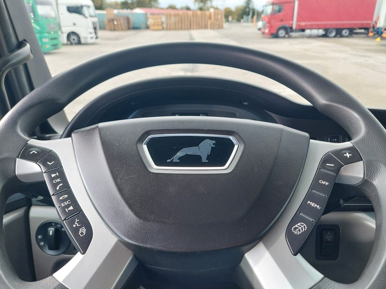 Camion cu prelată MAN TGL 12.250 BL 4x2: Foto 39 Camion cu prelată MAN TGL 12.250 BL 4x2: Foto 39