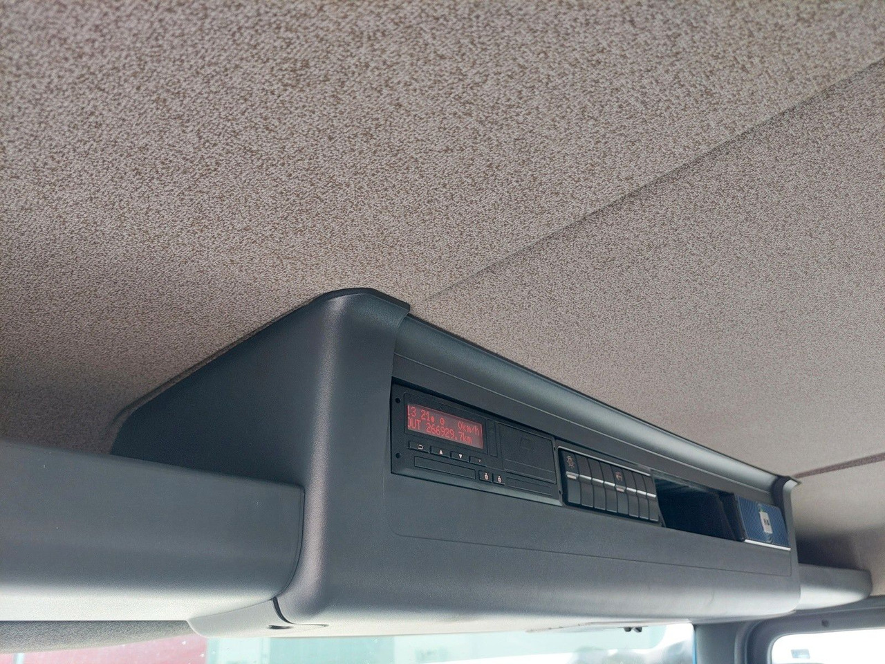 Camion cu prelată MAN TGL 12.250 BL 4x2: Foto 35 Camion cu prelată MAN TGL 12.250 BL 4x2: Foto 35