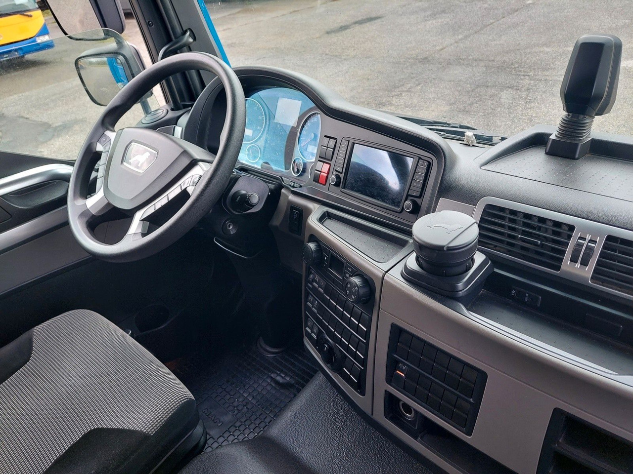 Camion cu prelată MAN TGL 12.250 BL 4x2: Foto 31 Camion cu prelată MAN TGL 12.250 BL 4x2: Foto 31