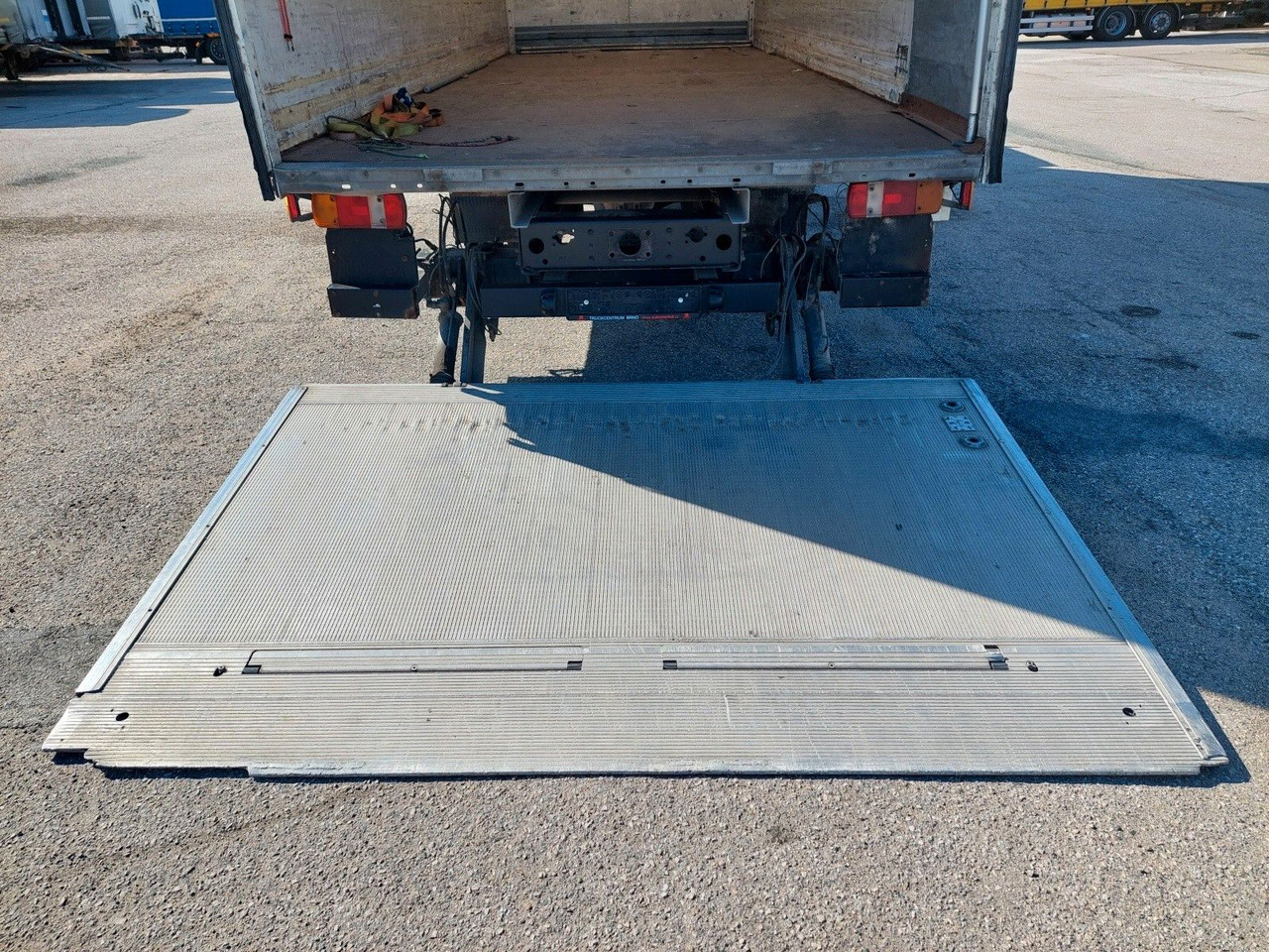 MAN TGL 7.180 4X2 BL - Autoutilitară box: Foto 5 MAN TGL 7.180 4X2 BL - Autoutilitară box: Foto 5