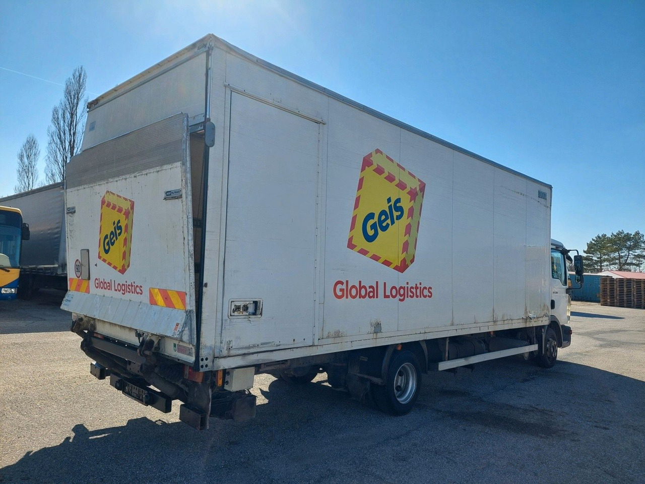 MAN TGL 7.180 4X2 BL - Autoutilitară box: Foto 4 MAN TGL 7.180 4X2 BL - Autoutilitară box: Foto 4