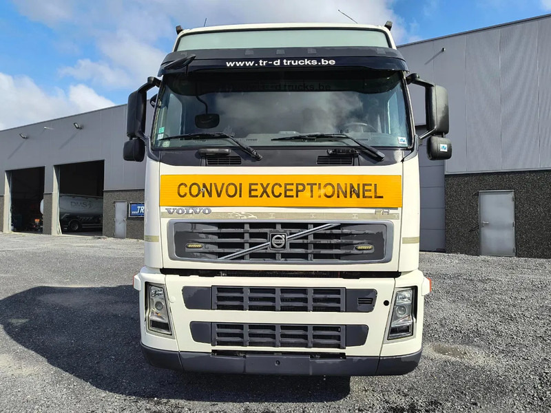 Volvo FH 13.520 6X2 - 90 TON - VOITH RETARDER - BIG AXLES - LIFTING AXLE - Cap tractor: Foto 2 Volvo FH 13.520 6X2 - 90 TON - VOITH RETARDER - BIG AXLES - LIFTING AXLE - Cap tractor: Foto 2