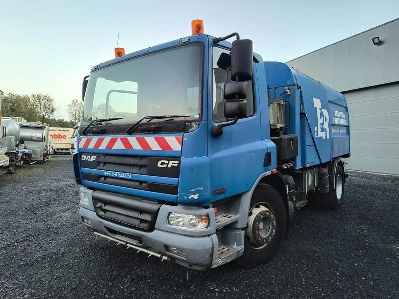 DAF CF 75.250 DRIVING CONDITION - SWEEPER NEEDS REPAIRMENT - Măturătoare stradală: Foto 1 DAF CF 75.250 DRIVING CONDITION - SWEEPER NEEDS REPAIRMENT - Măturătoare stradală: Foto 1
