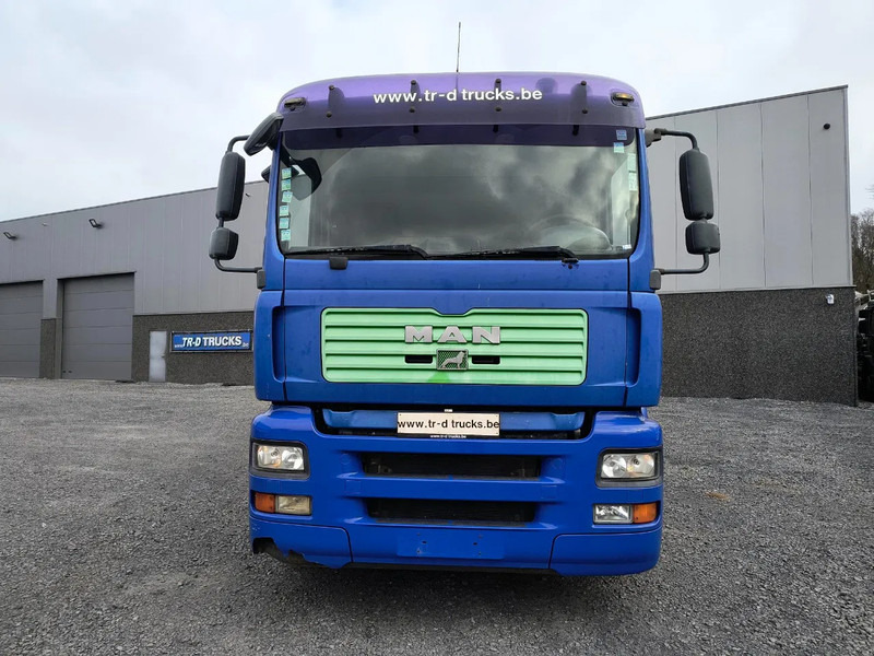 MAN TGA 26.360 INSULATED INOX TANK - 2 COMP - AIRCO - LIFT/STEERING AXLE - Camion cisternă: Foto 2 MAN TGA 26.360 INSULATED INOX TANK - 2 COMP - AIRCO - LIFT/STEERING AXLE - Camion cisternă: Foto 2