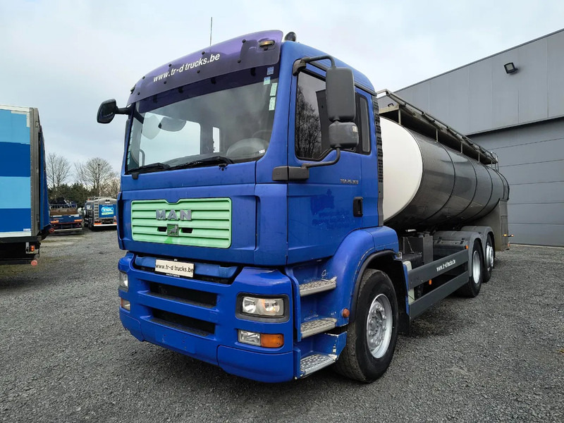 MAN TGA 26.360 INSULATED INOX TANK - 2 COMP - AIRCO - LIFT/STEERING AXLE - Camion cisternă: Foto 1 MAN TGA 26.360 INSULATED INOX TANK - 2 COMP - AIRCO - LIFT/STEERING AXLE - Camion cisternă: Foto 1