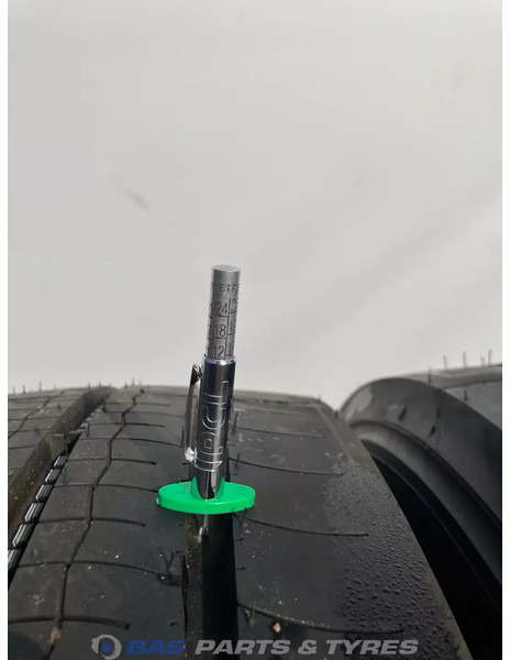 Bridgestone Bridgestone 265/70R17.5 Duravis R-Steer002 138/136 M M+S 3PMSF gebruikte set - Anvelopă pentru Camion: Foto 3 Bridgestone Bridgestone 265/70R17.5 Duravis R-Steer002 138/136 M M+S 3PMSF gebruikte set - Anvelopă pentru Camion: Foto 3