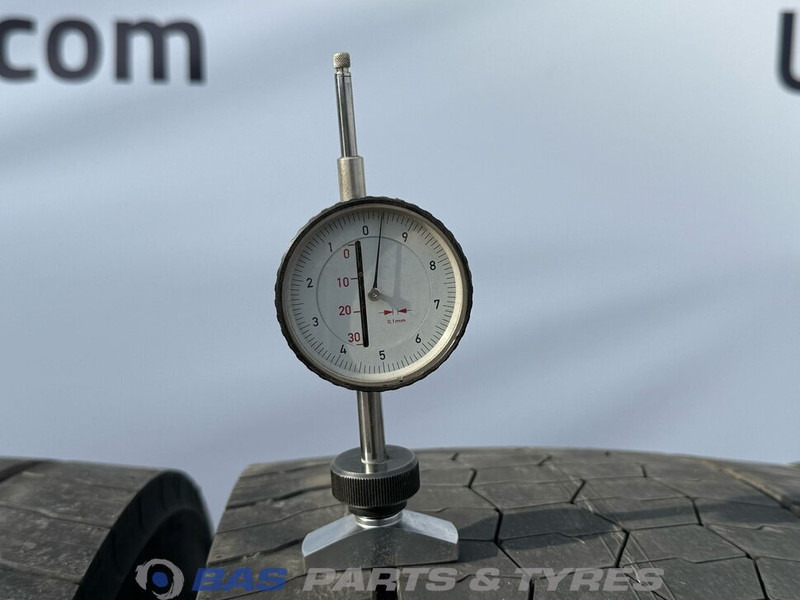 Bridgestone Bridgestone 315/70R22.5 Ecopia Drive Enliten 154/150 M+S 3PMSF gebruikte set - Anvelopă pentru Camion: Foto 3 Bridgestone Bridgestone 315/70R22.5 Ecopia Drive Enliten 154/150 M+S 3PMSF gebruikte set - Anvelopă pentru Camion: Foto 3
