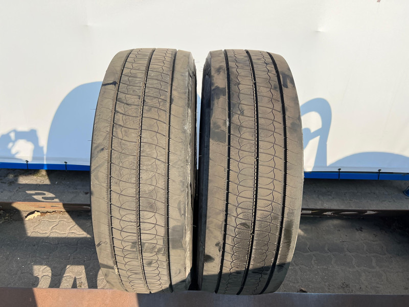 Bridgestone Bridgestone 315/70R22.5 H-STEER002 ECOPIA 156/154 M M+S 3PMSF gebruikte set - Anvelopă pentru Camion: Foto 1 Bridgestone Bridgestone 315/70R22.5 H-STEER002 ECOPIA 156/154 M M+S 3PMSF gebruikte set - Anvelopă pentru Camion: Foto 1