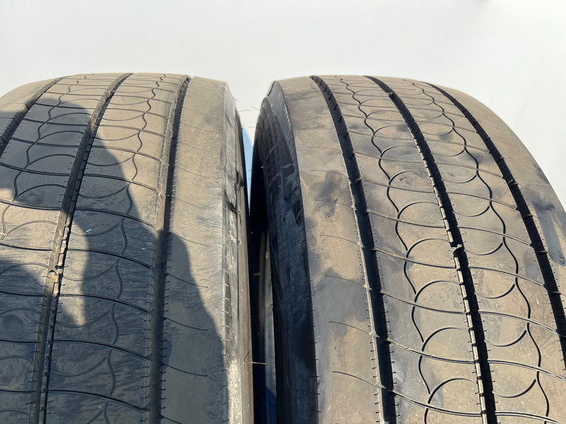 Bridgestone Bridgestone 315/70R22.5 H-STEER002 ECOPIA 156/154 M M+S 3PMSF gebruikte set - Anvelopă pentru Camion: Foto 2 Bridgestone Bridgestone 315/70R22.5 H-STEER002 ECOPIA 156/154 M M+S 3PMSF gebruikte set - Anvelopă pentru Camion: Foto 2